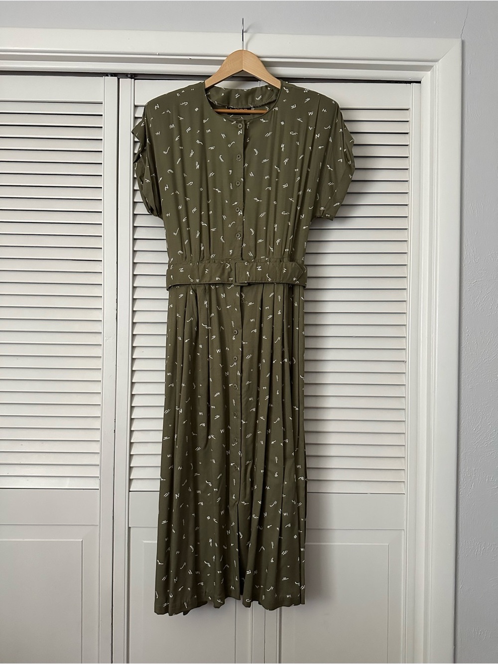 VTG 90’s Laine Olive Green Short Sleeve Belted Midi Dress
